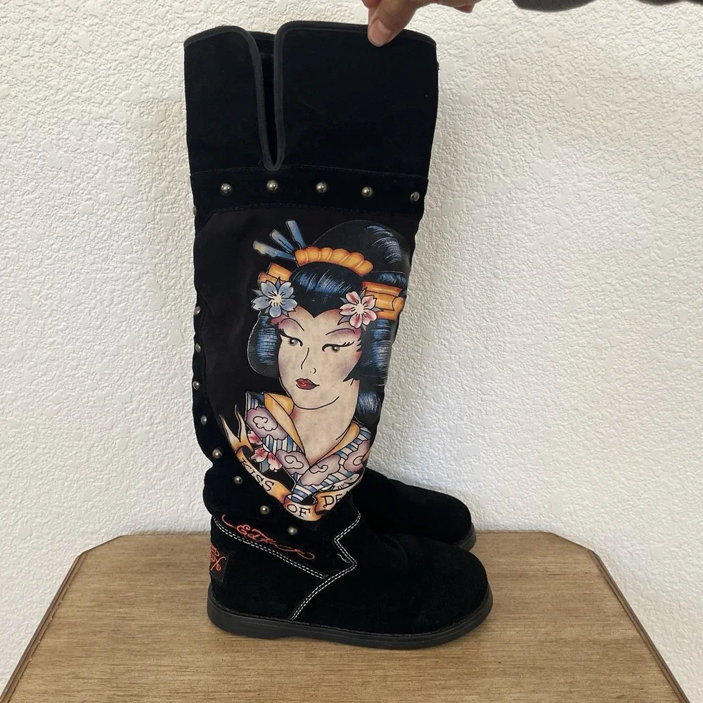 Vintage Ed Hardy Womens 5 Tall Black Suede Geisha Studded Boots Y2K Tattoo Rare
